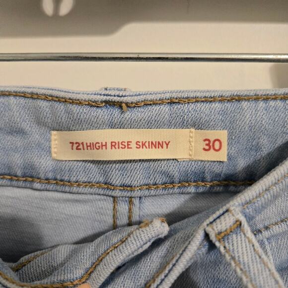 Levi Strauss & Co Women’s High Rise Light Wash Distressed Skinny Jeans Size 30 - Picture 3 of 11